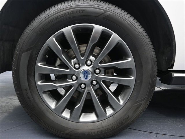 Used 2019 Ford Expedition Limited w/ Equipment Group 301A image 9