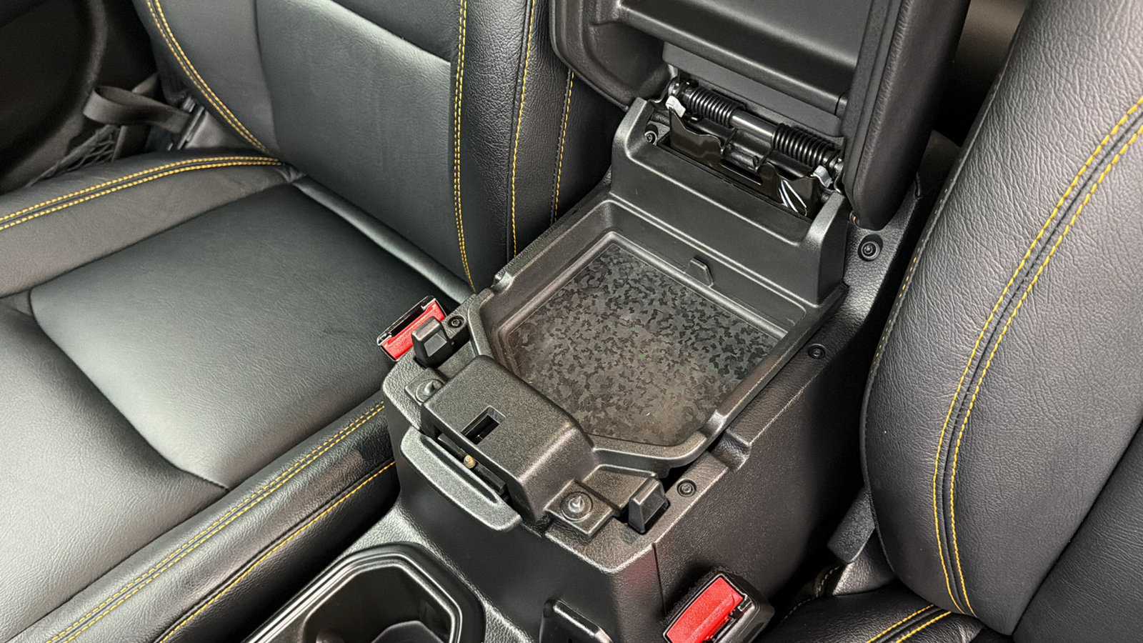Used 2024 Jeep Wrangler Unlimited AWD/4WD image 26