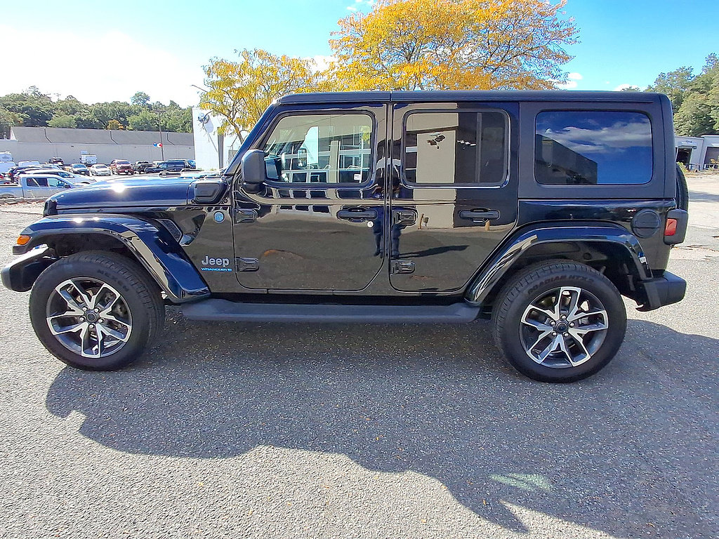 Used 2024 Jeep Wrangler Unlimited w/ Convenience Group AWD/4WD image 5