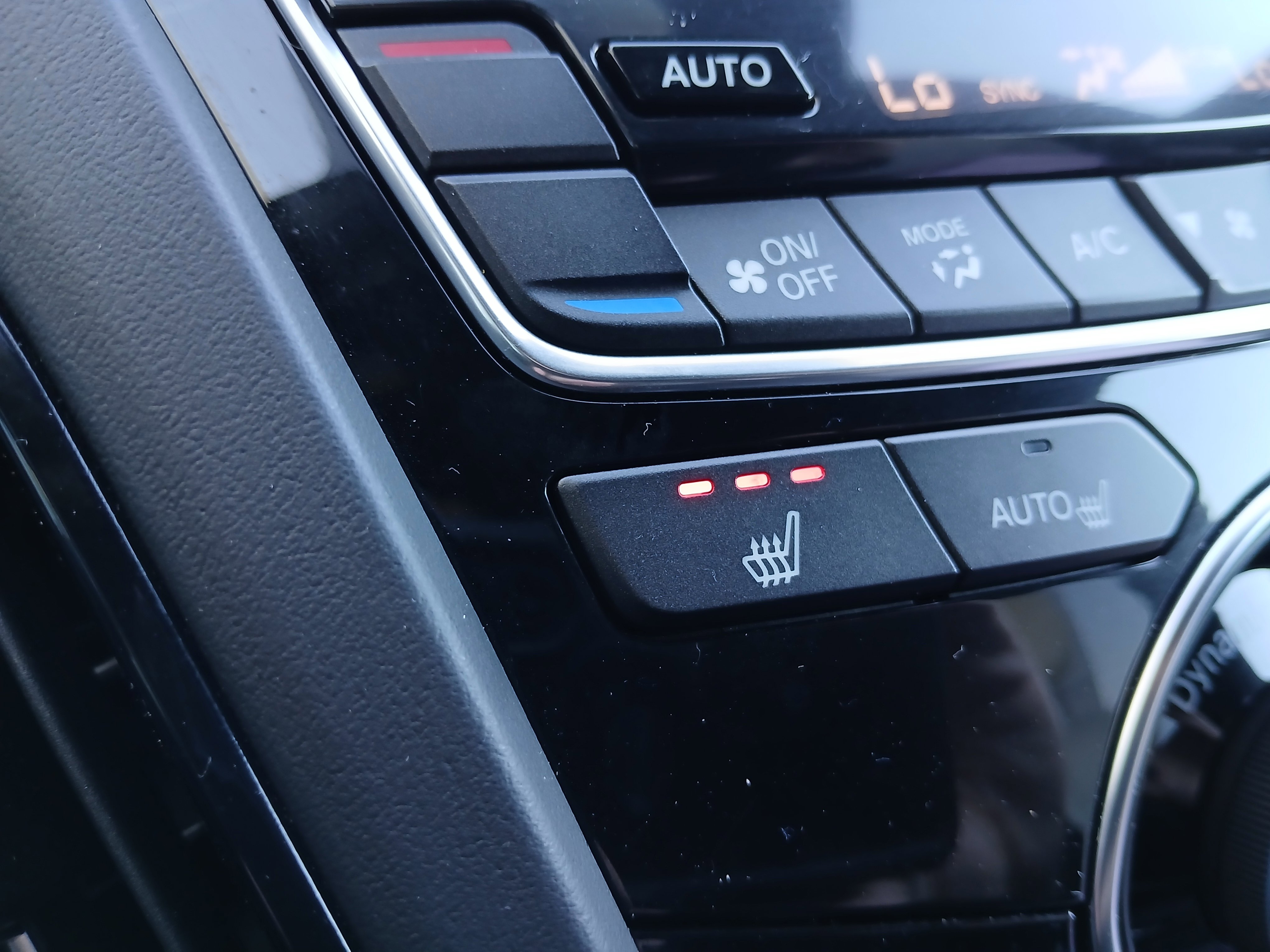 Used 2025 Acura RDX SH-AWD image 13