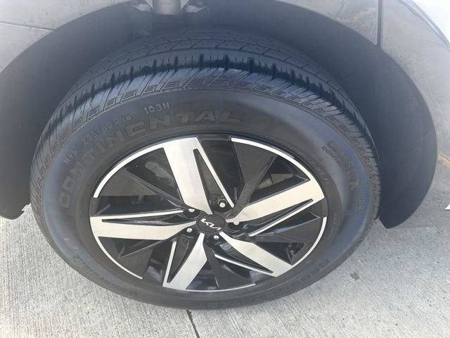 Used 2022 Kia Sorento EX image 14