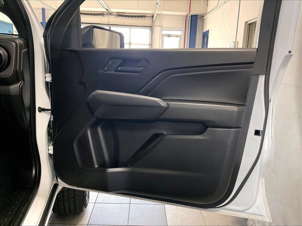 Used 2025 Chevrolet Colorado Trail Boss AWD/4WD image 12