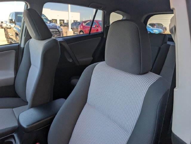 Used 2015 Toyota RAV4 LE FWD image 10