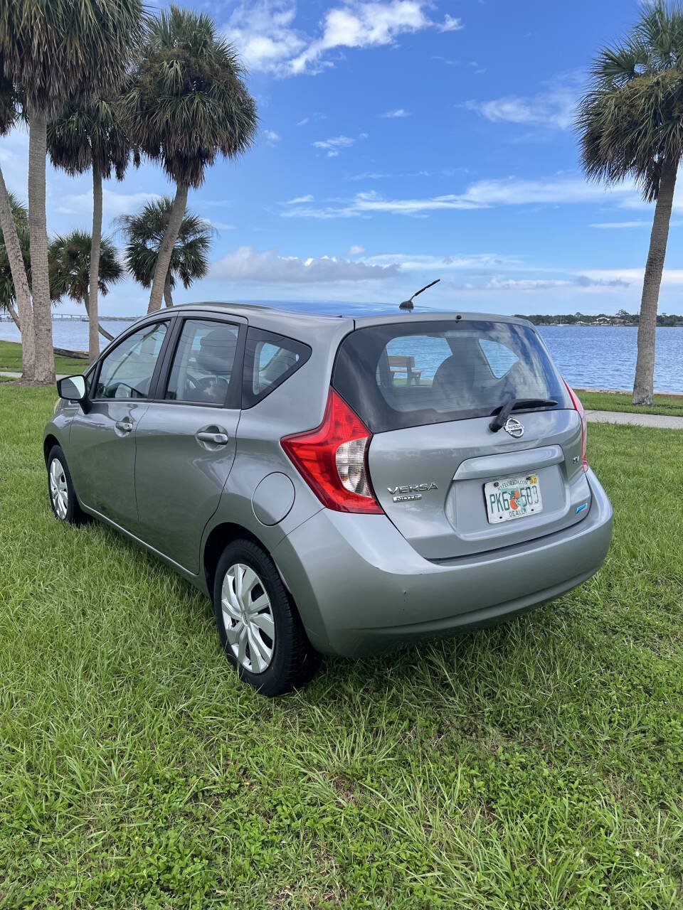 Used 2015 Nissan Versa Note SV FWD image 3