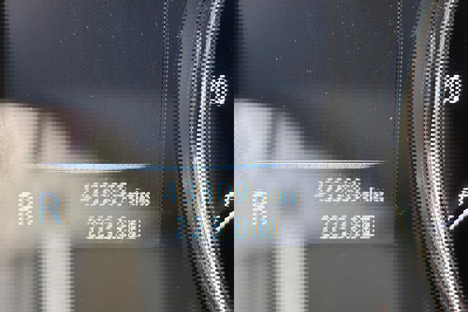 Used 2016 Nissan Rogue SV w/ SV Moonroof Package image 27