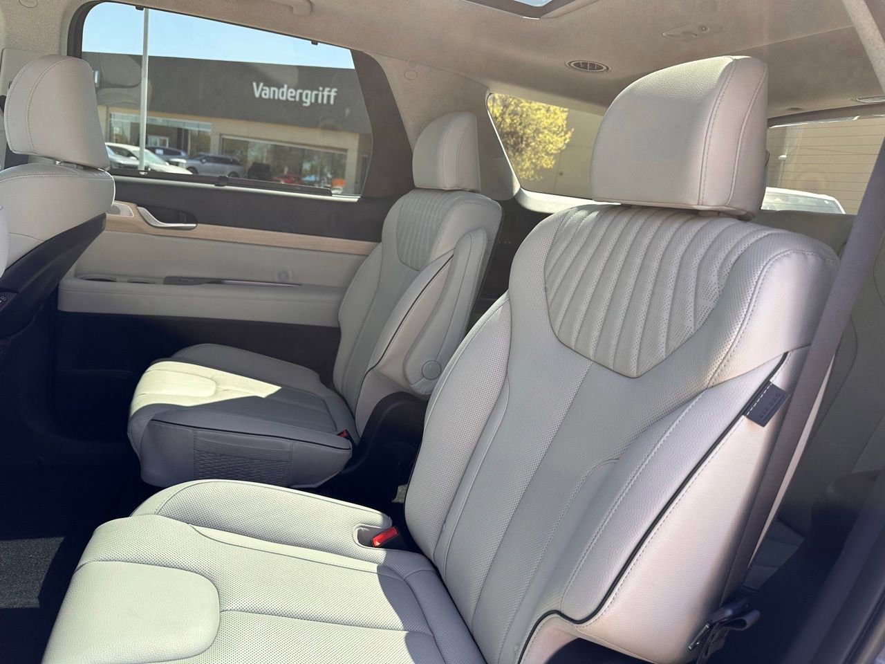 Used 2025 Hyundai Palisade Limited image 18