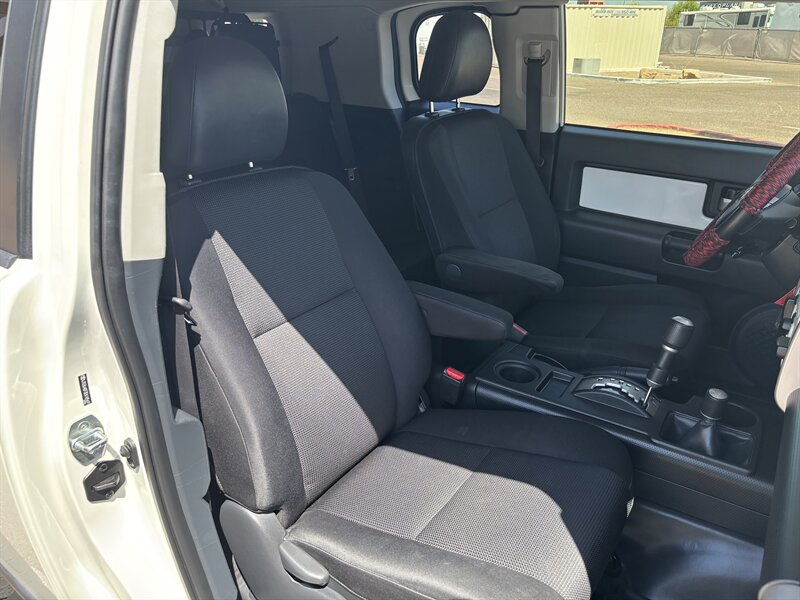 Used 2014 Toyota FJ Cruiser 4WD w/ Upgrade Package image 41