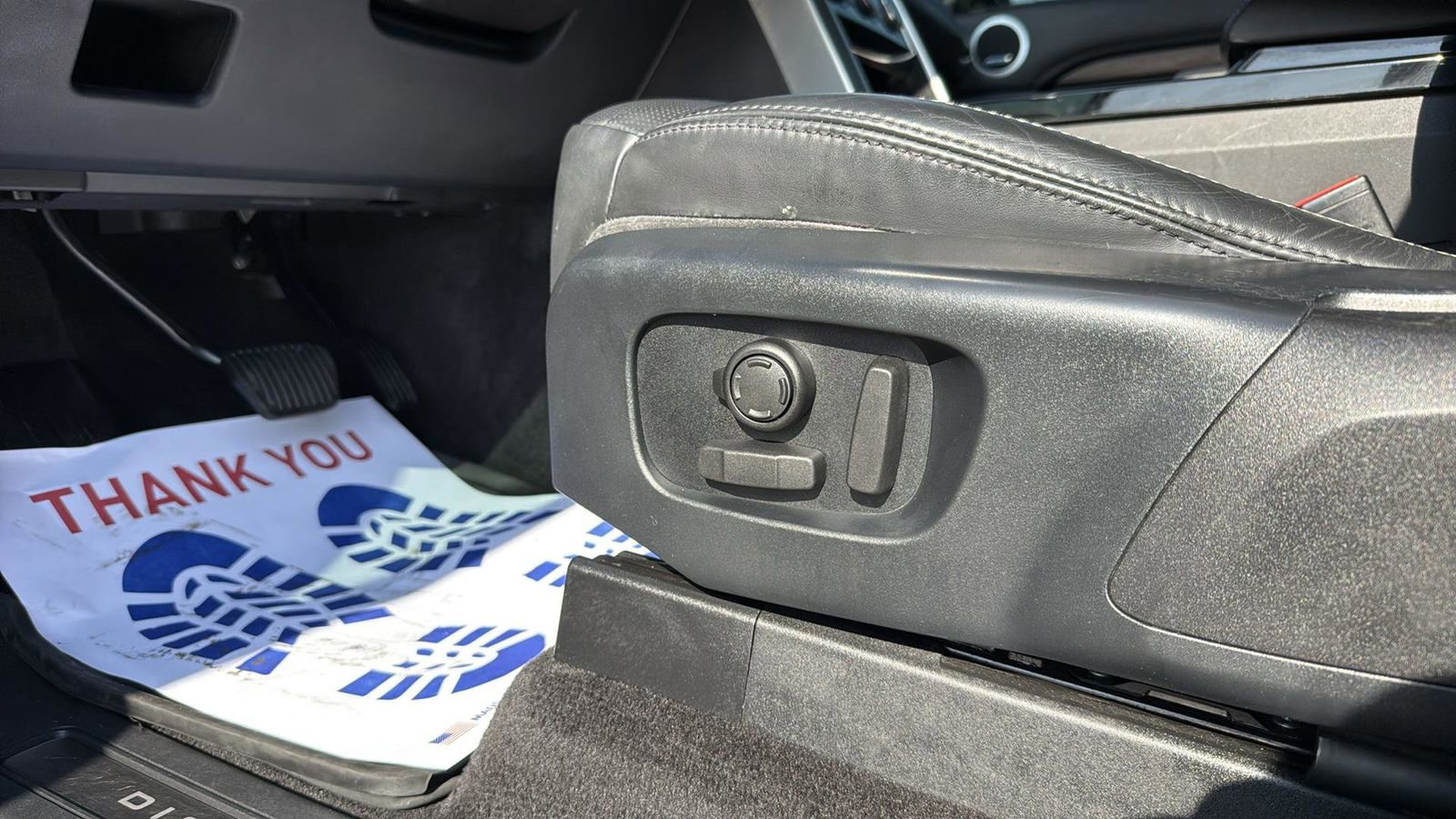 Used 2020 Land Rover Discovery HSE Luxury image 10