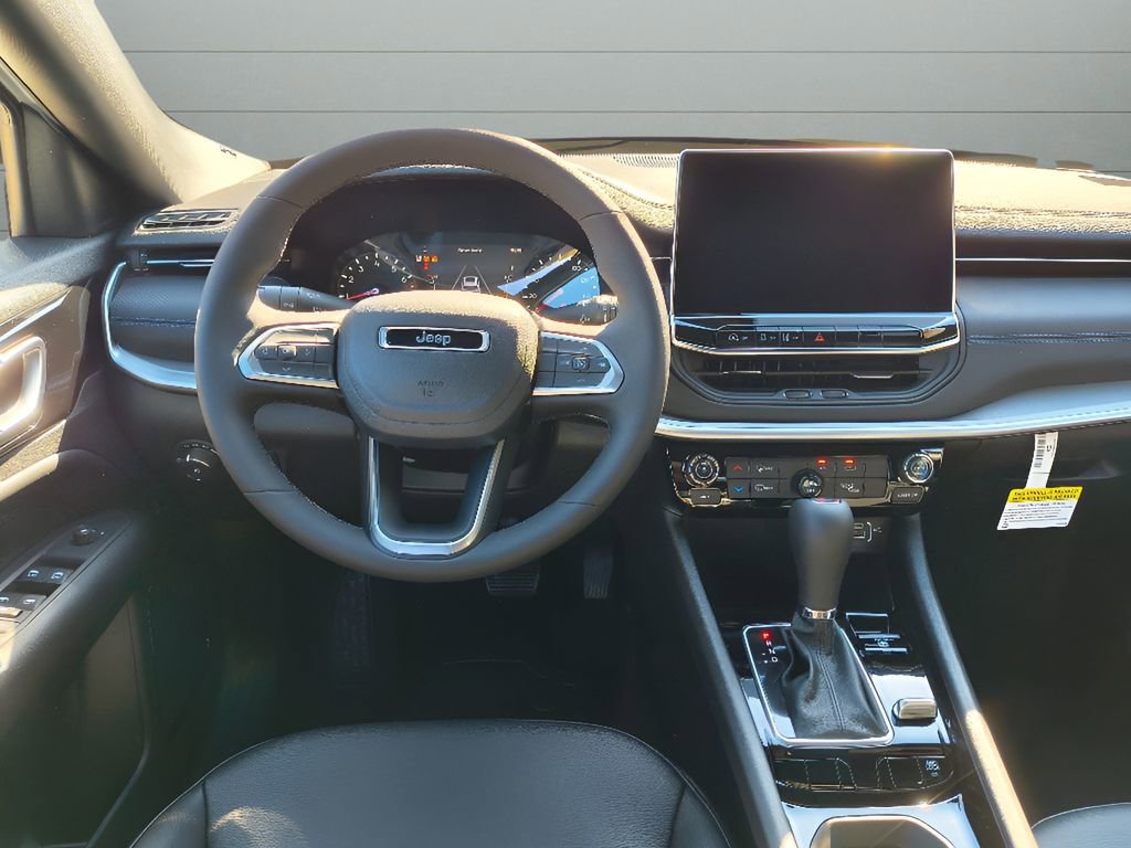 New 2026 Jeep Compass Latitude image 24