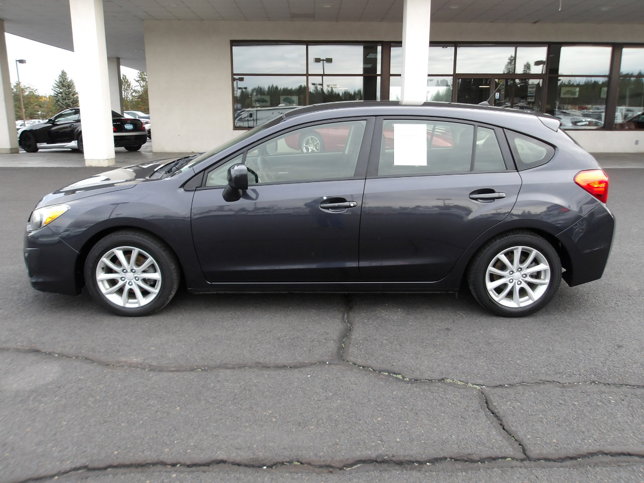 Used 2014 Subaru Impreza 2.0i Premium w/ All-Weather Package w/CVT image 2