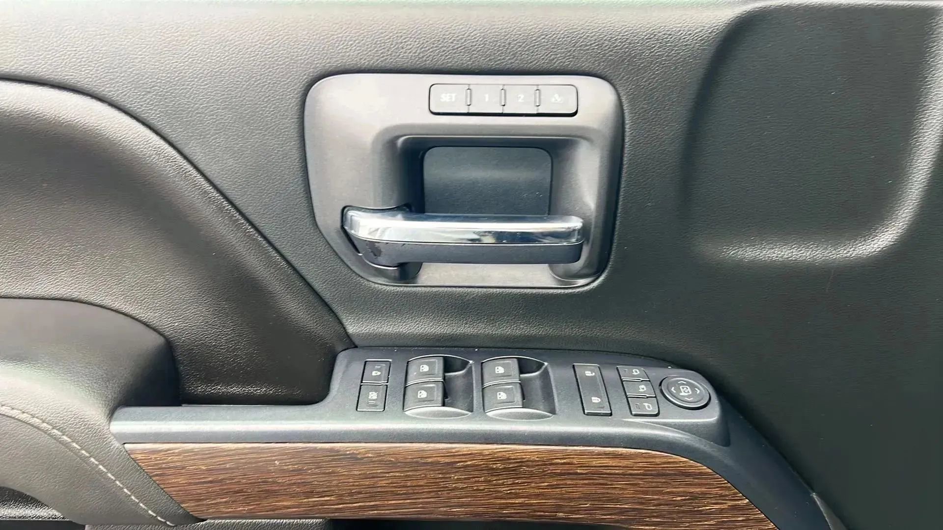 Used 2017 GMC Sierra 3500 Denali AWD/4WD image 14