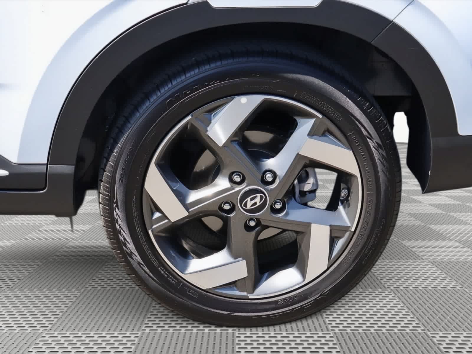 Used 2026 Hyundai Venue SEL FWD image 13