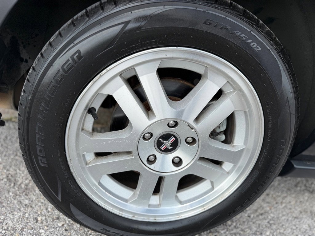 Used 2008 Ford Mustang Deluxe image 22