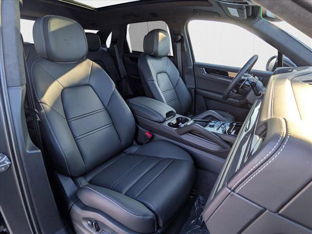 New 2025 Porsche Cayenne GTS image 25