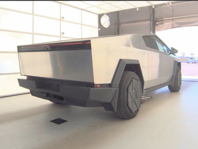 Used 2024 Tesla Cybertruck AWD Crew Cab image 2