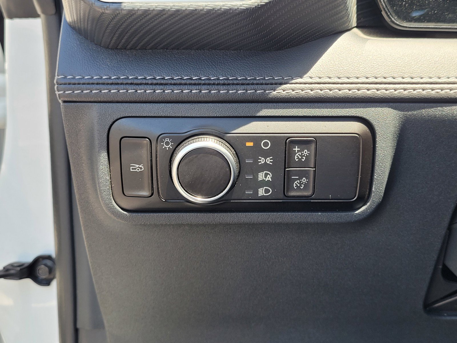 Used 2025 Ford Mustang Premium RWD image 24