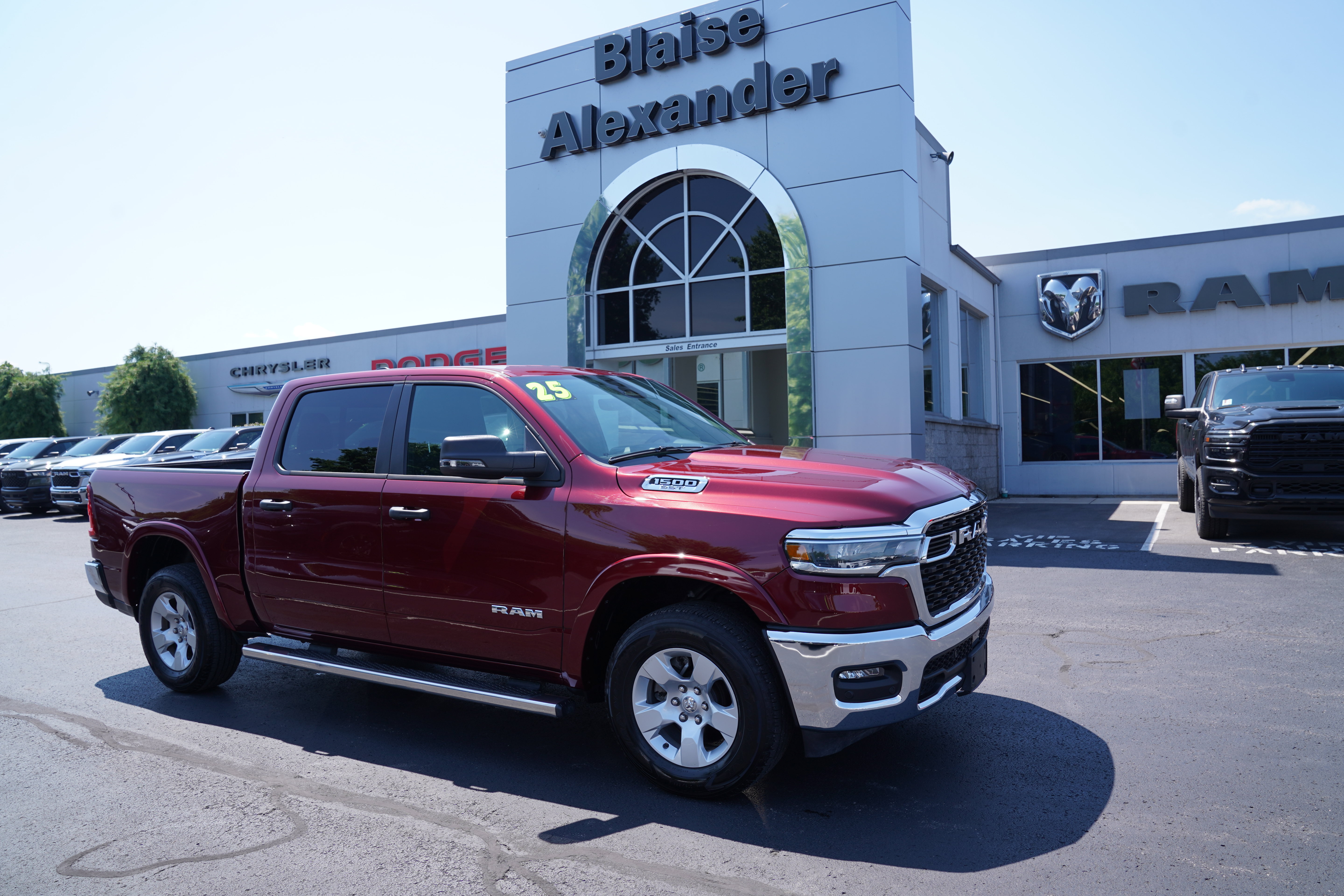 Used 2025 RAM 1500 Big Horn AWD/4WD image 1