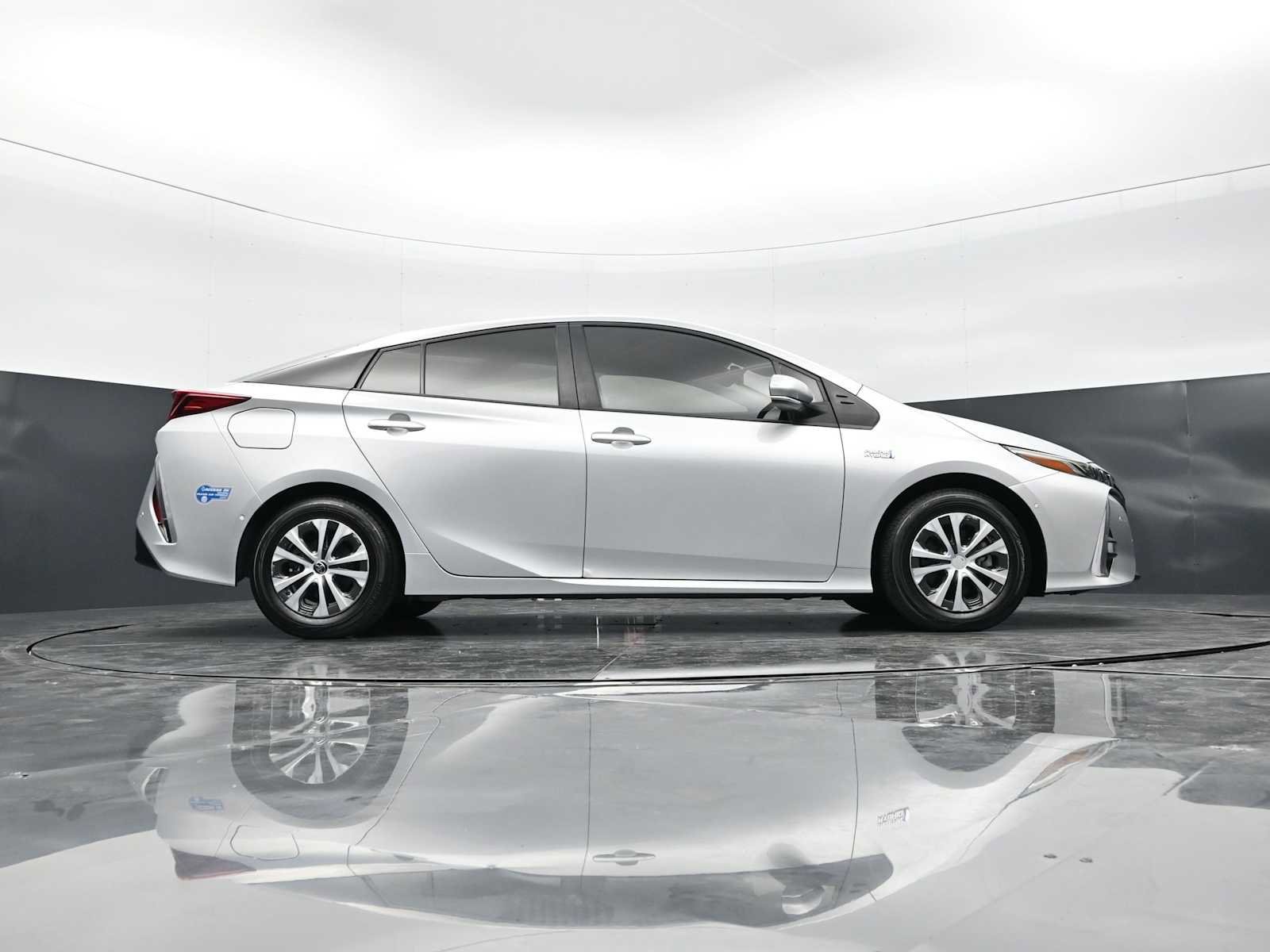 Used 2021 Toyota Prius Prime Limited image 27
