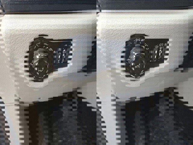 Used 2017 Chrysler Pacifica Touring-L w/ Tire & Wheel Group image 15