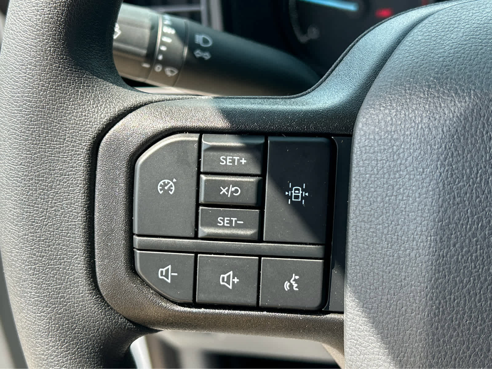 New 2025 Ford F550 4x4 Regular Cab Super Duty image 15