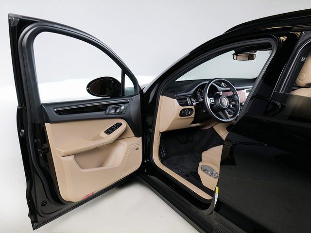 Certified 2025 Porsche Macan 2.0L I4 Turbo image 27