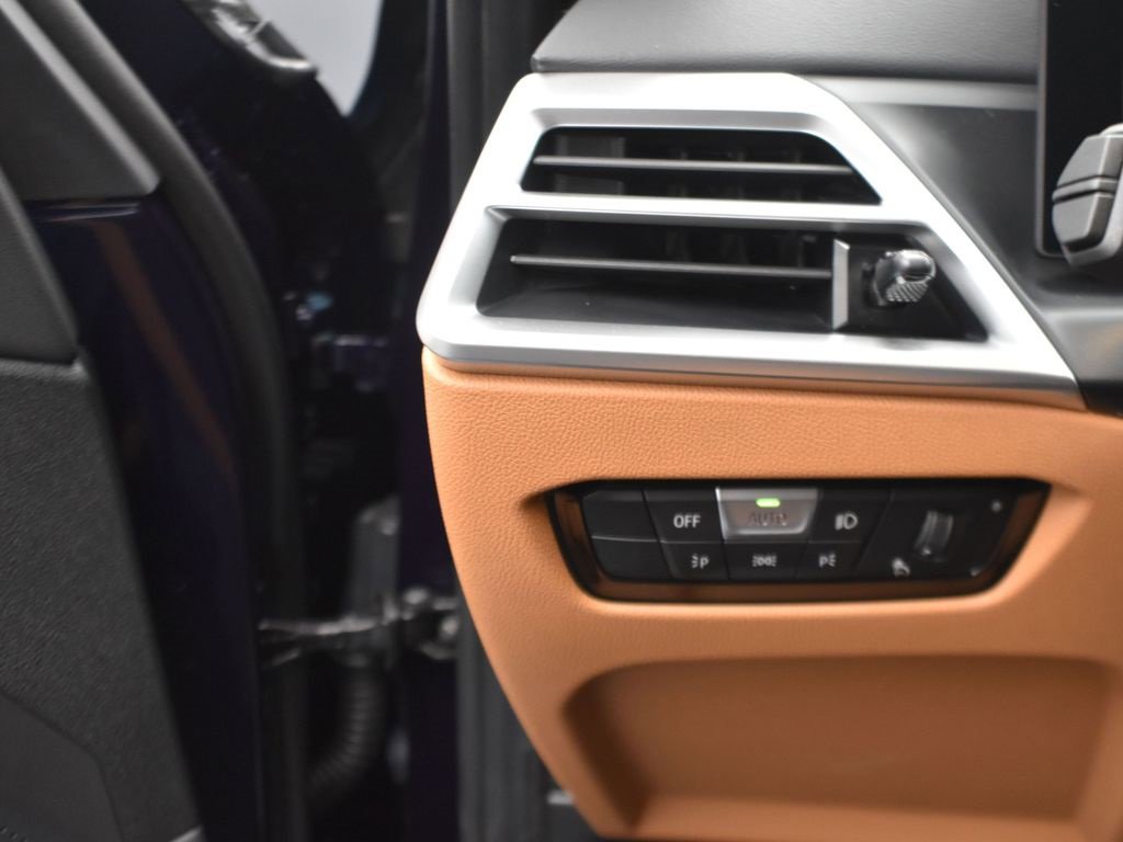 New 2026 BMW 330i Sedan w/ Convenience Package image 29