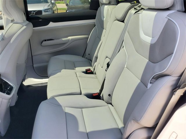 New 2025 Volvo EX90 Plus image 29