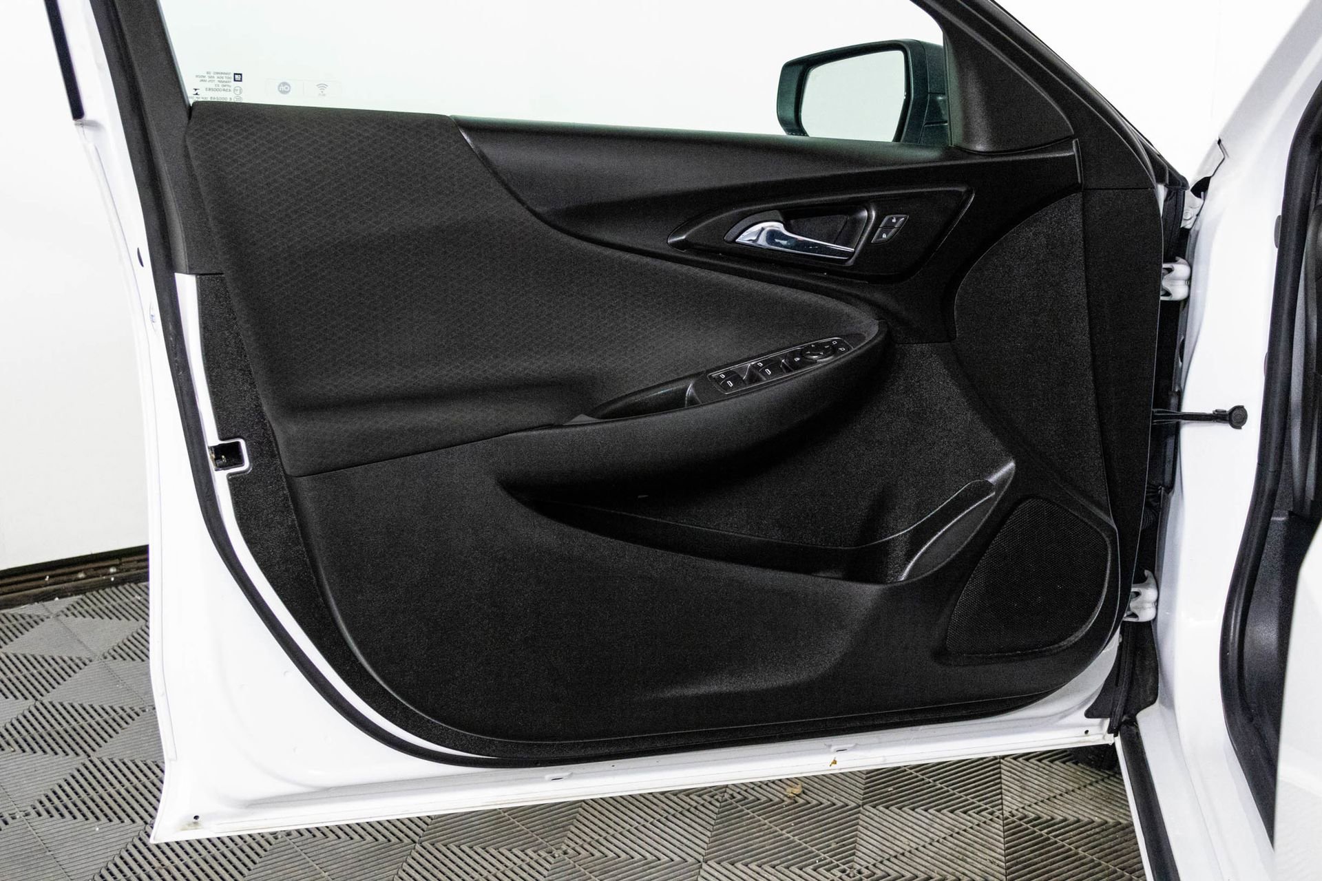 Used 2020 Chevrolet Malibu LS image 33