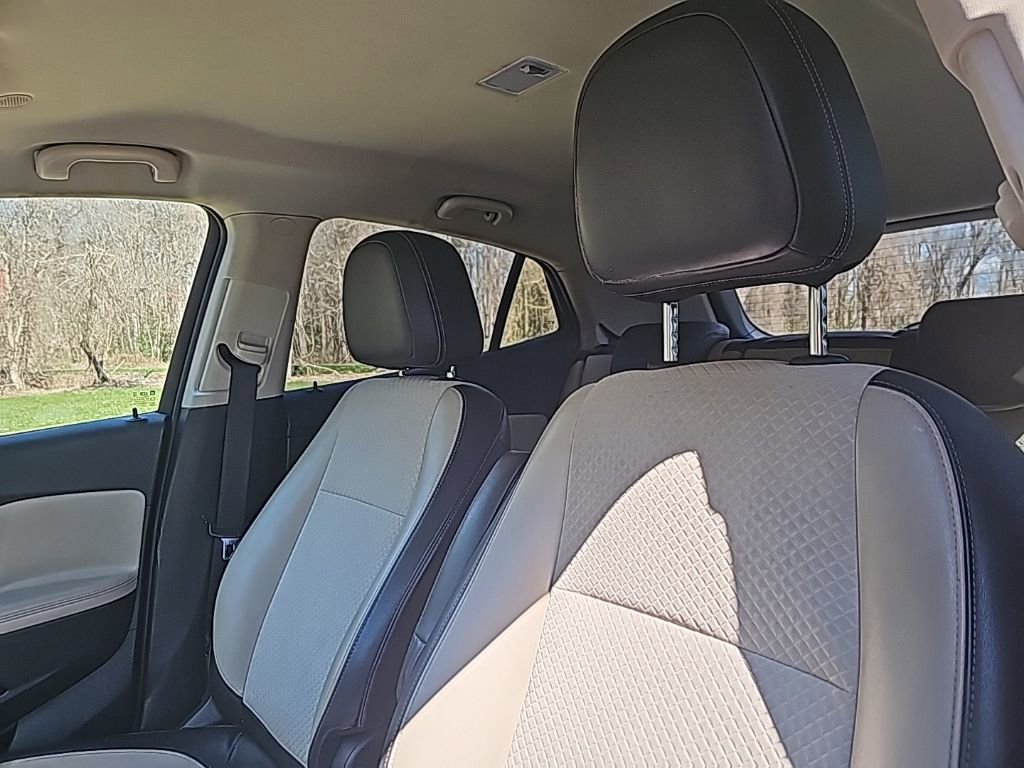 Used 2018 Buick Encore Preferred image 10