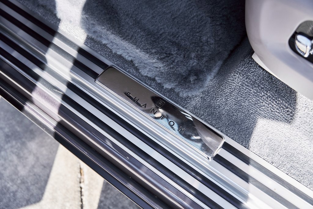Used 2025 Rolls-Royce Phantom image 40