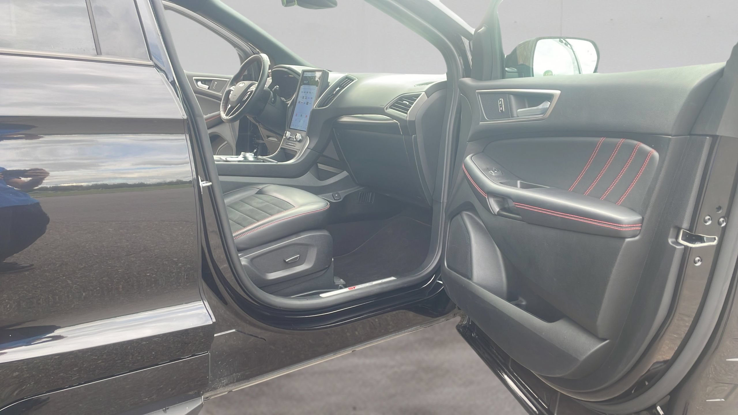 Certified 2024 Ford Edge ST-Line AWD/4WD image 18