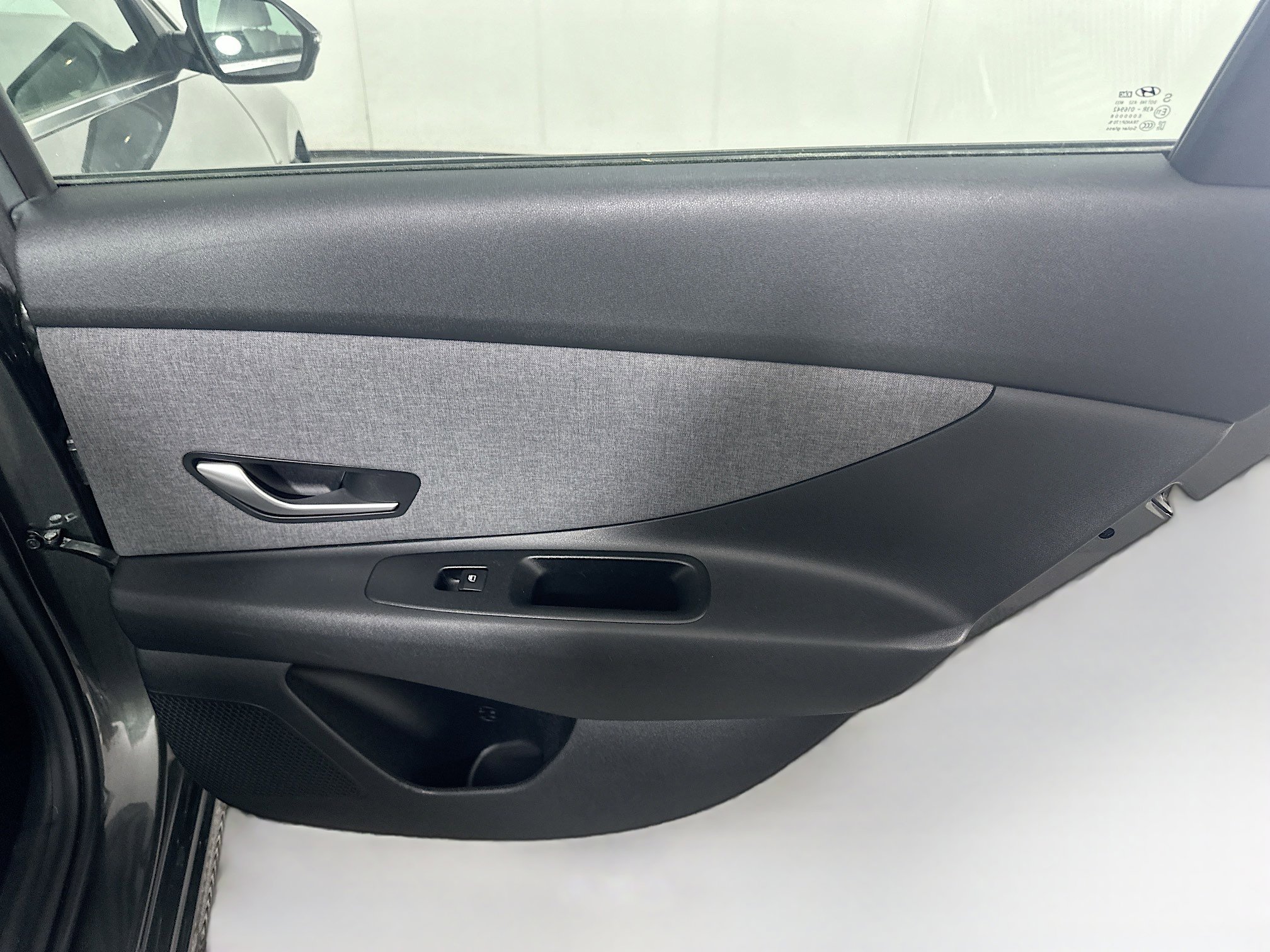 Used 2024 Hyundai Elantra Limited image 30