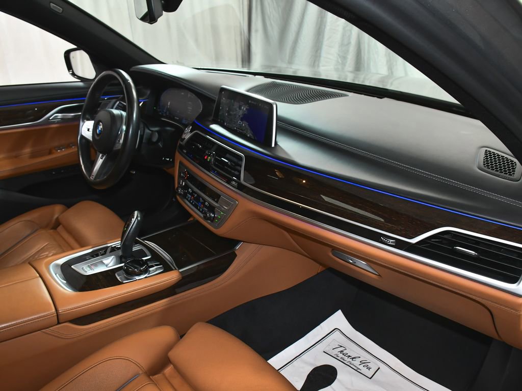 Used 2022 BMW 740i xDrive w/ M Sport Package image 72