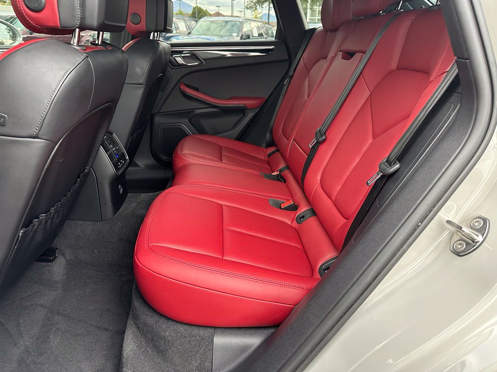 Used 2023 Porsche Macan AWD/4WD image 22