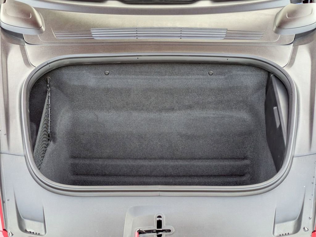 Used 2024 Porsche 911 Carrera w/ Premium Package image 32