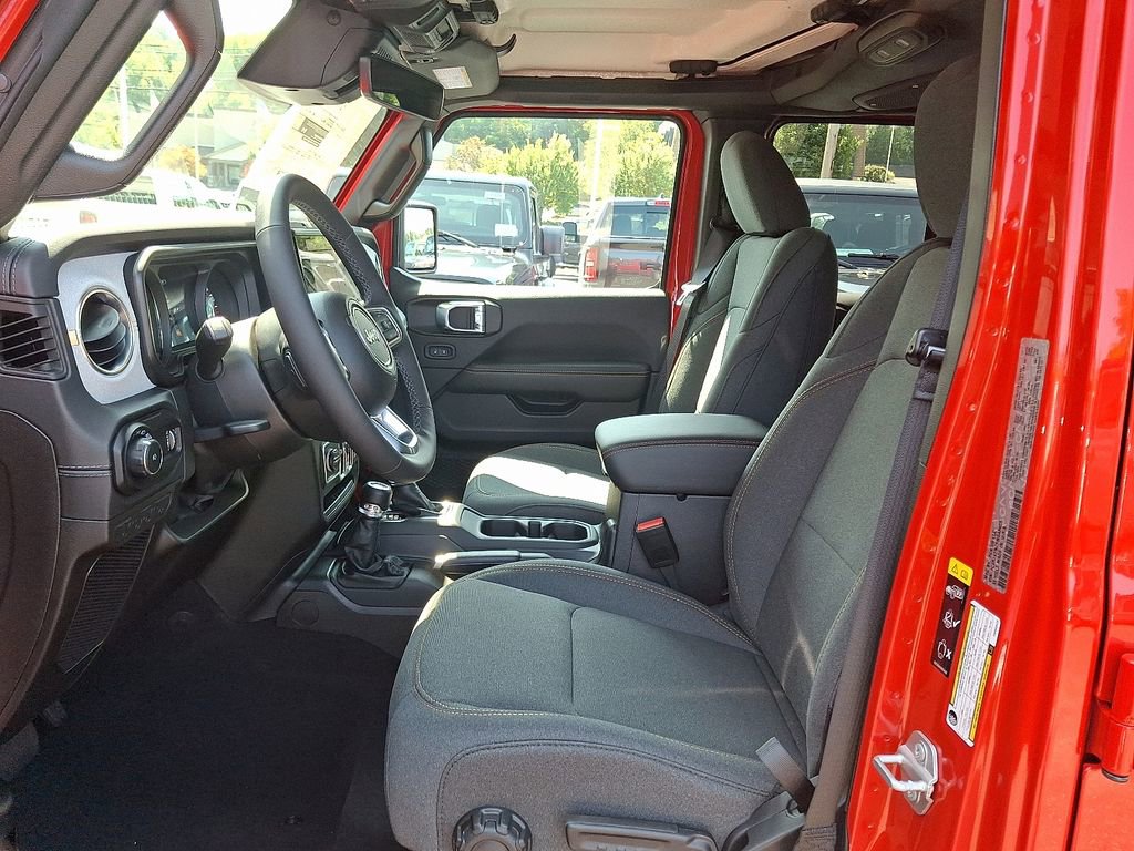 New 2025 Jeep Wrangler Sahara w/ Technology Group image 15