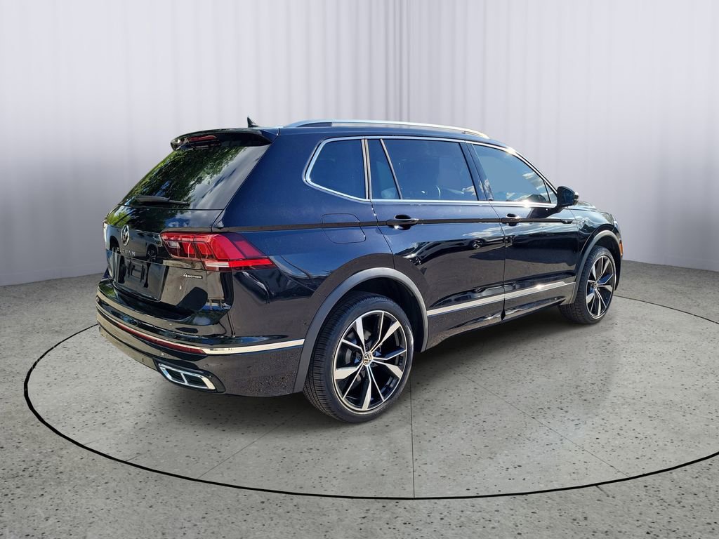 Used 2023 Volkswagen Tiguan SEL R-Line image 4