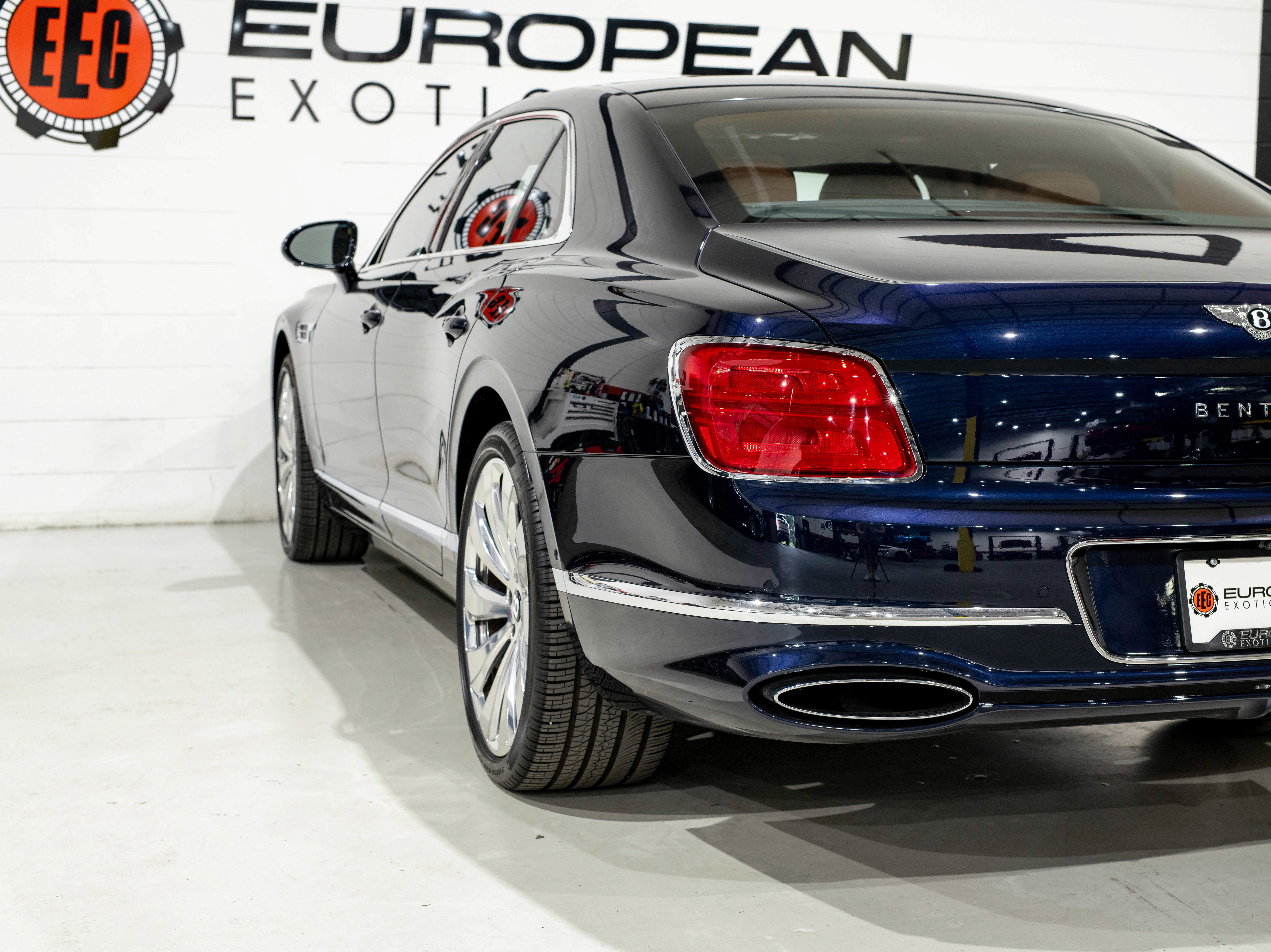 Used 2021 Bentley Flying Spur W12 AWD/4WD image 25