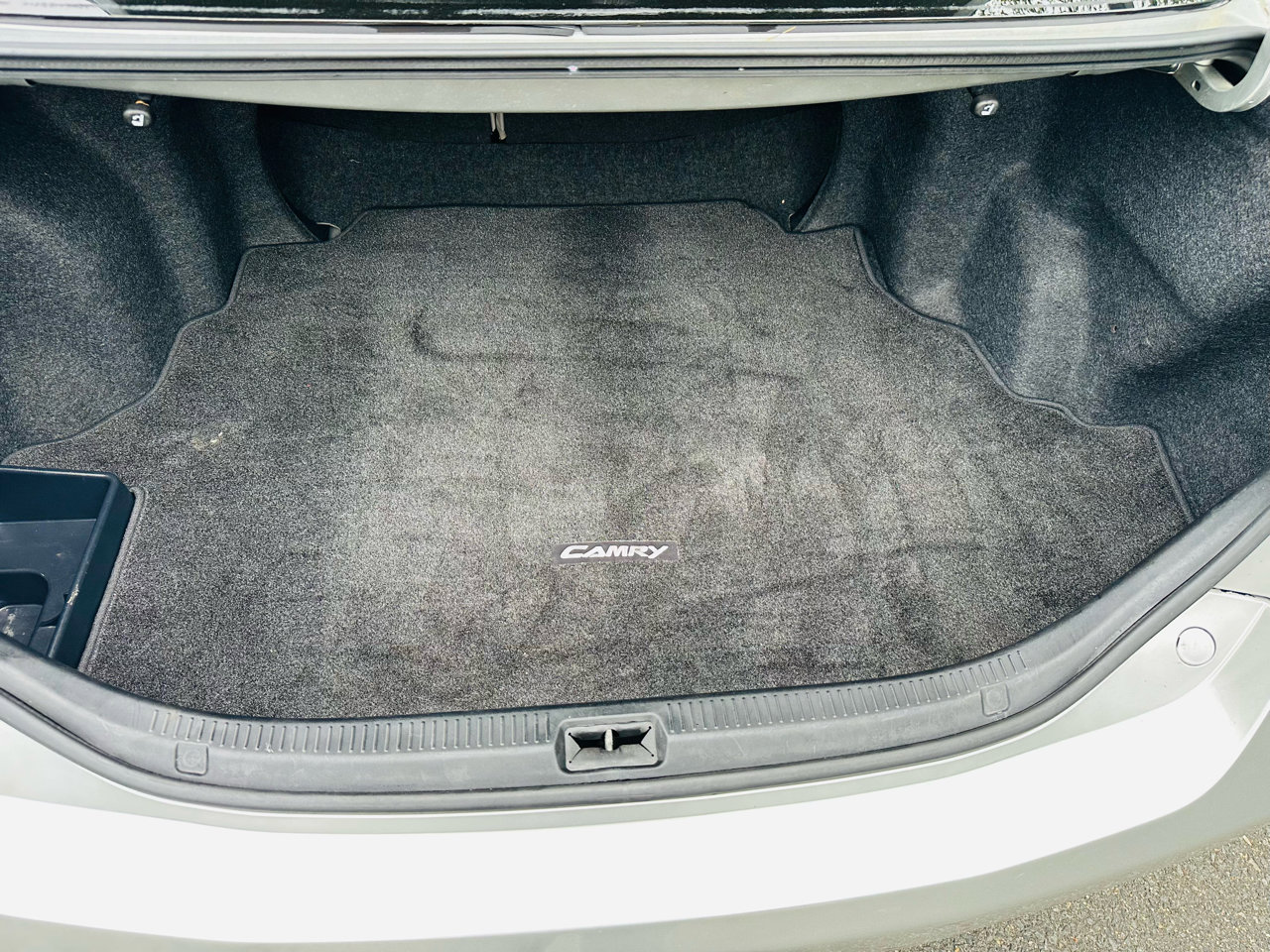 Used 2010 Toyota Camry LE FWD image 19