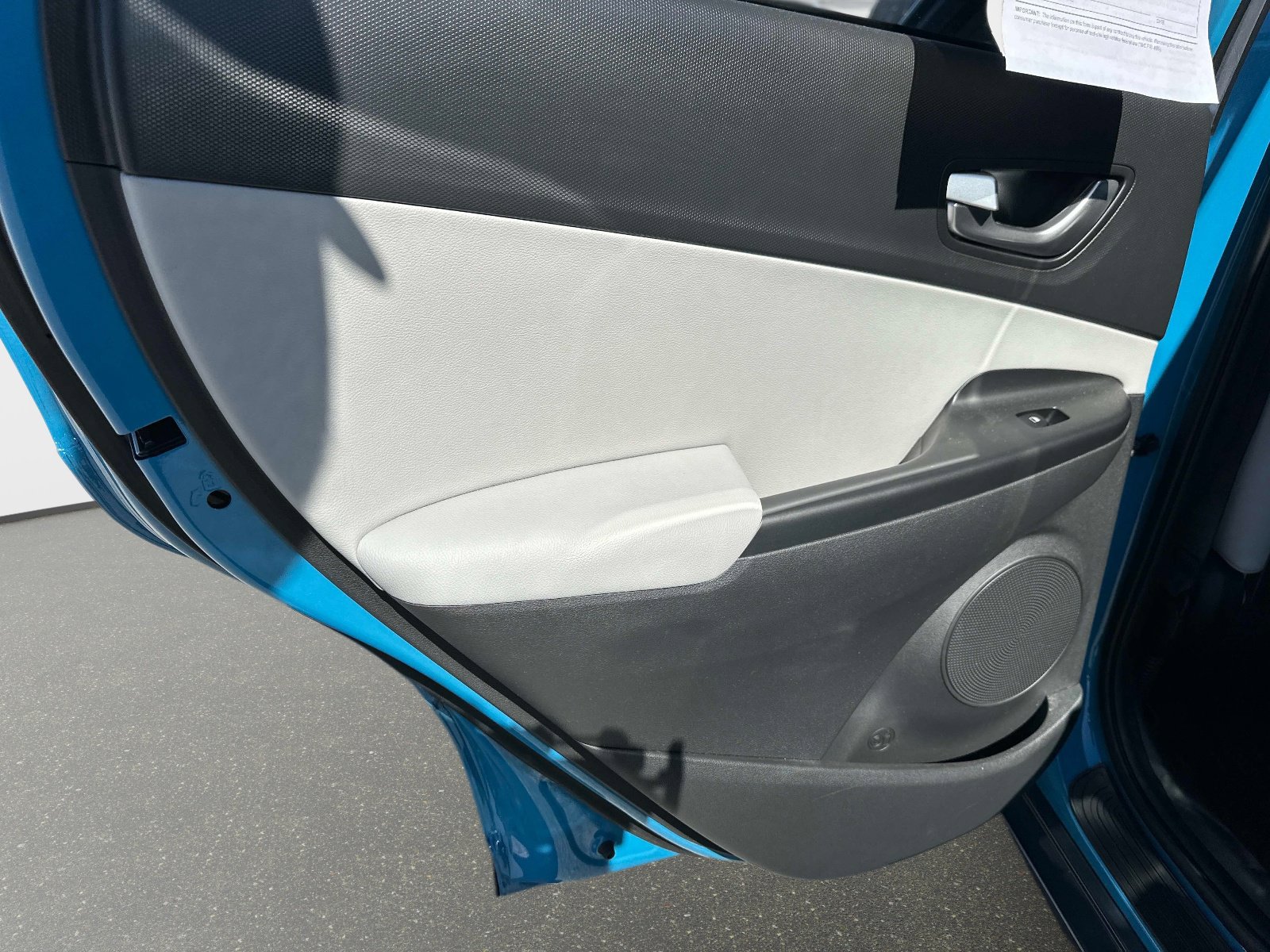 Used 2022 Hyundai Kona Limited image 12