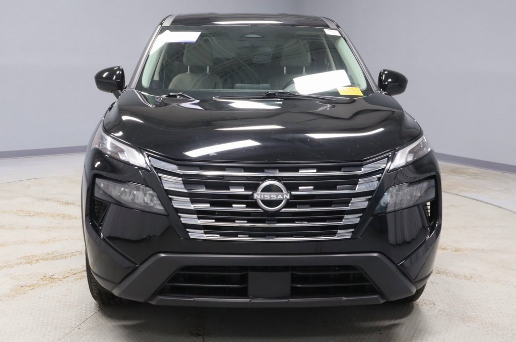 Certified 2025 Nissan Rogue SV image 5