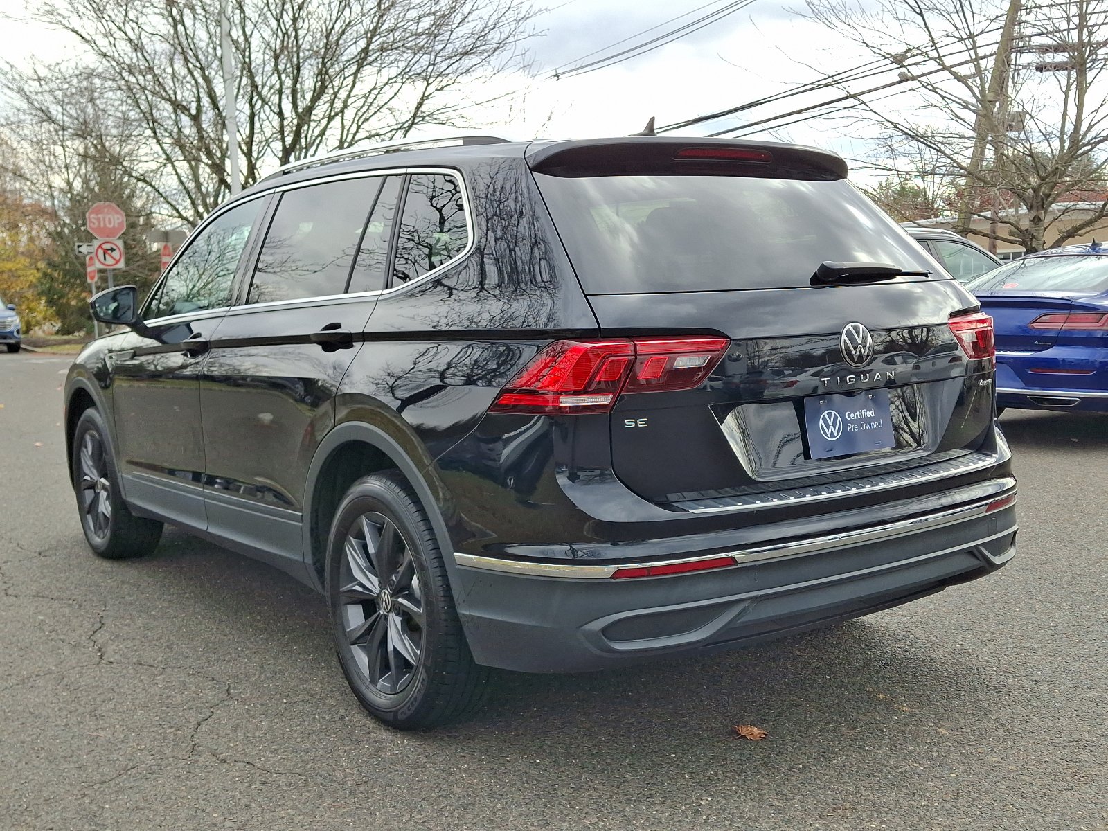 Certified 2022 Volkswagen Tiguan SE image 4