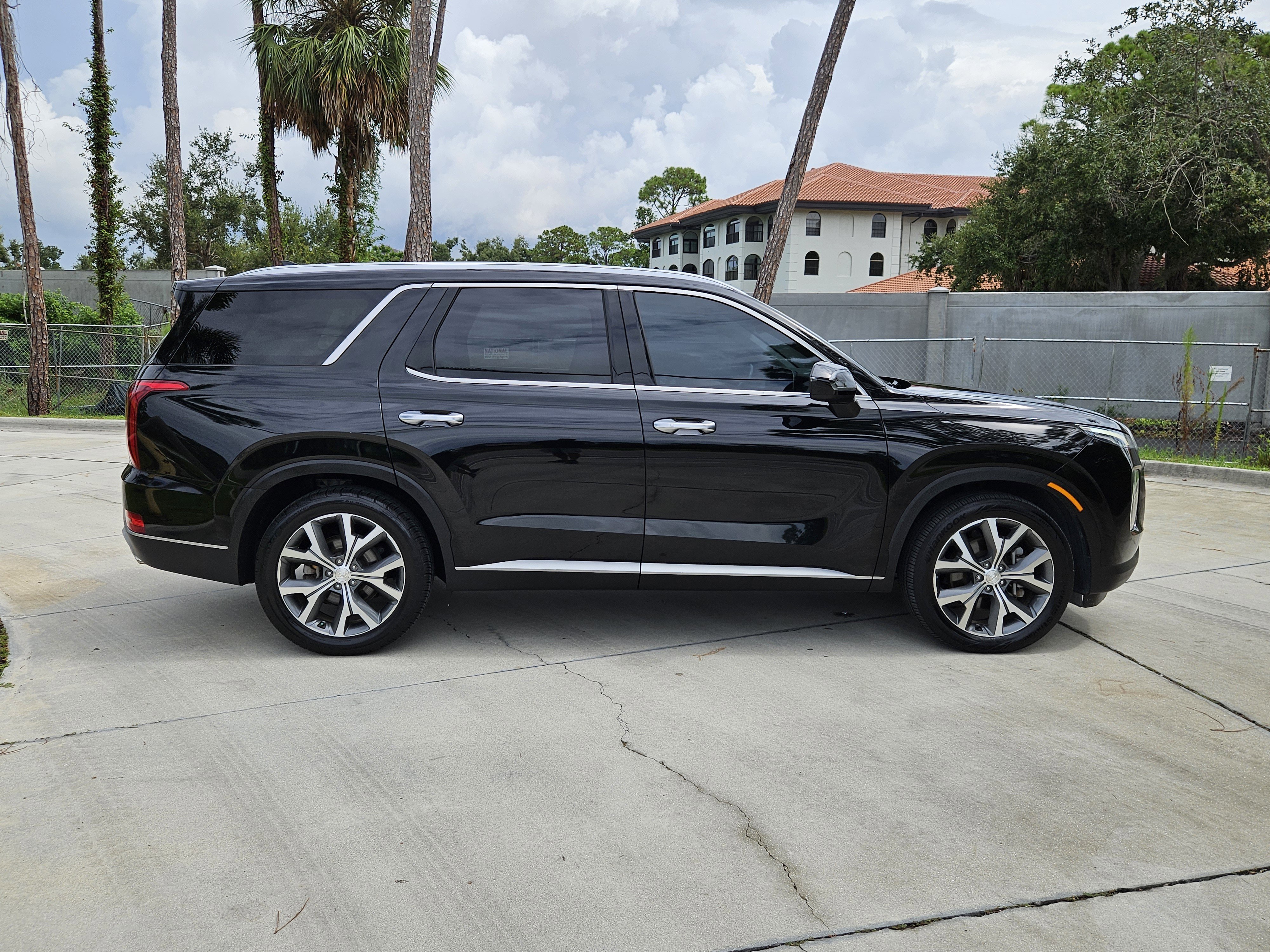 Used 2022 Hyundai Palisade SEL w/ 8P Bench Seat Package image 8