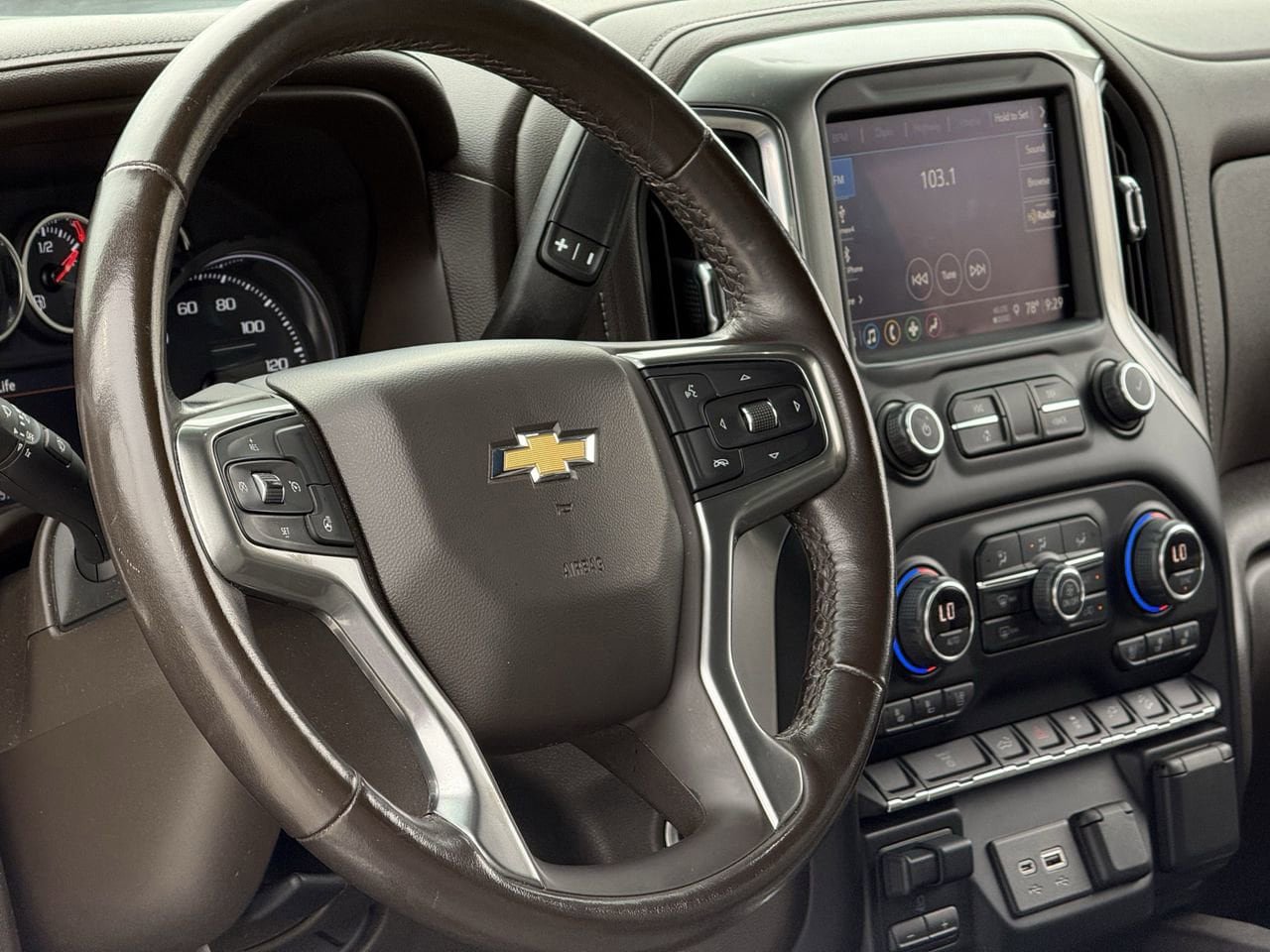 Used 2021 Chevrolet Silverado 2500 LTZ AWD/4WD image 11