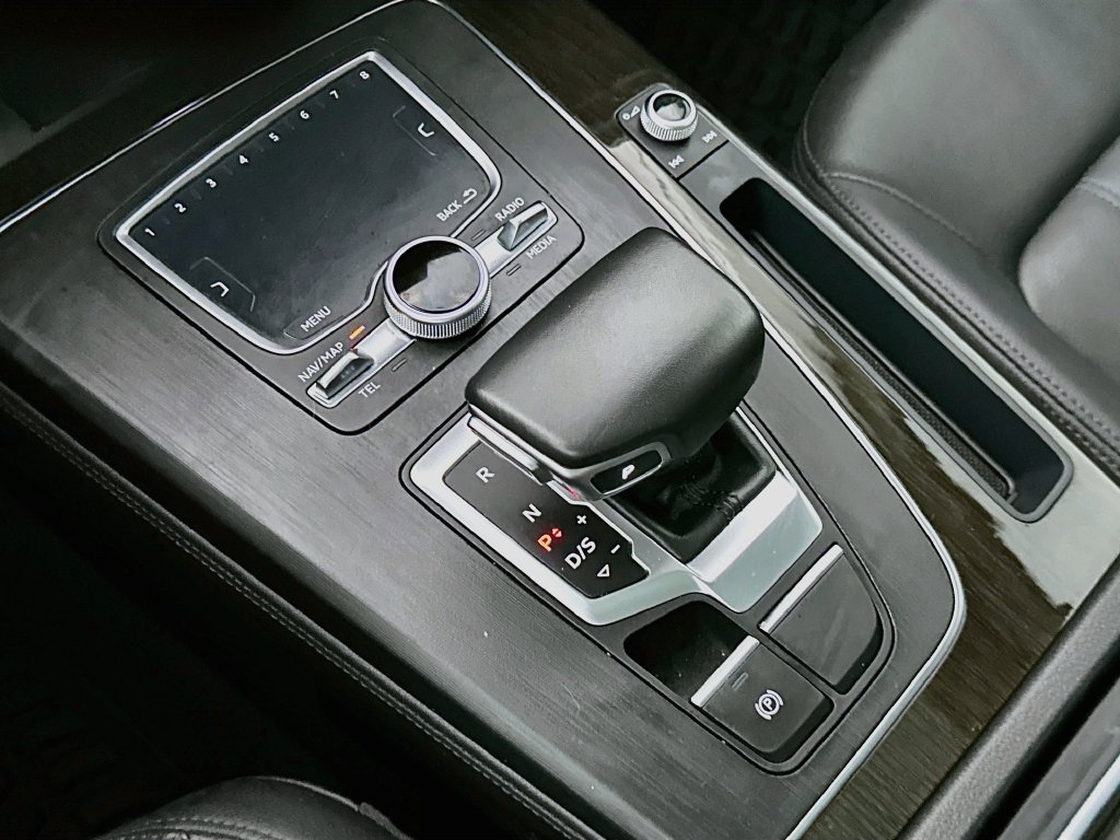 Used 2019 Audi Q5 2.0T Premium Plus w/ Premium Plus Package AWD/4WD image 16