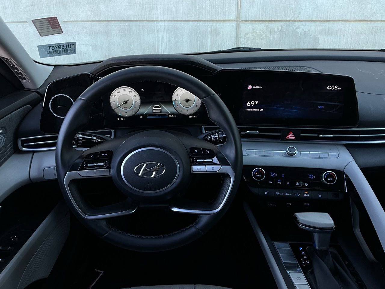 Used 2021 Hyundai Elantra Limited image 12