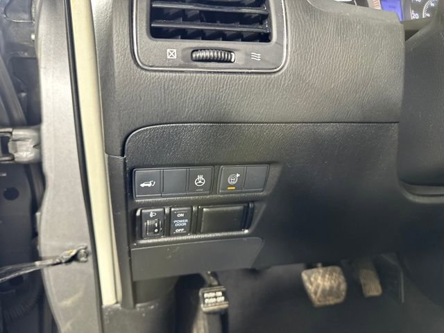 Used 2018 Nissan Armada Platinum image 19