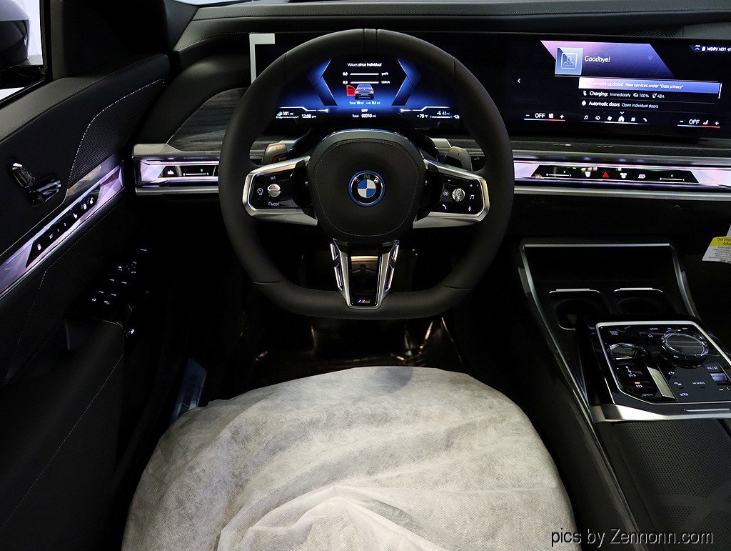 Used 2026 BMW 750e xDrive w/ Executive Package image 16