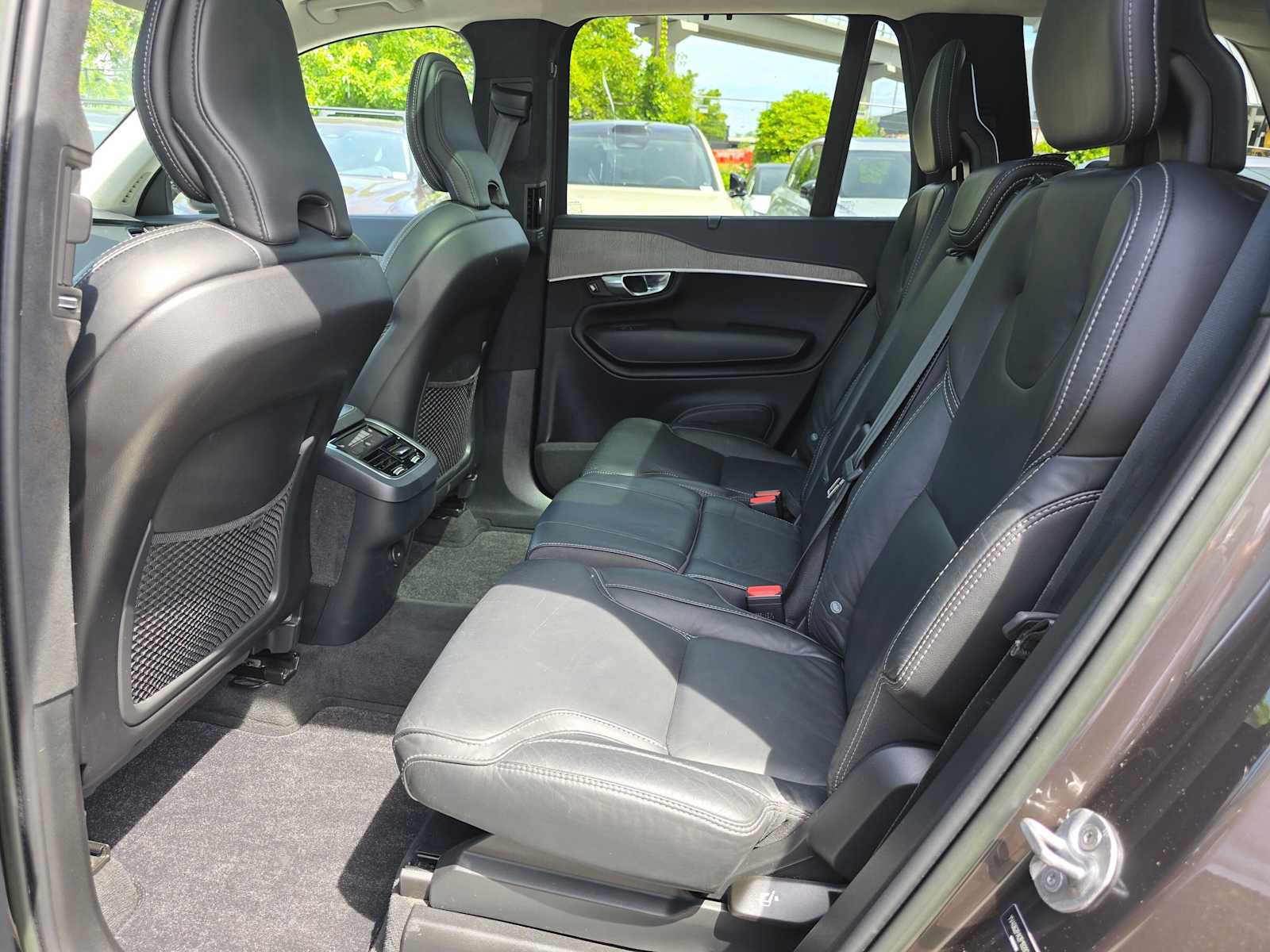 Certified 2023 Volvo XC90 B6 Ultimate w/ Lounge Package AWD/4WD image 16