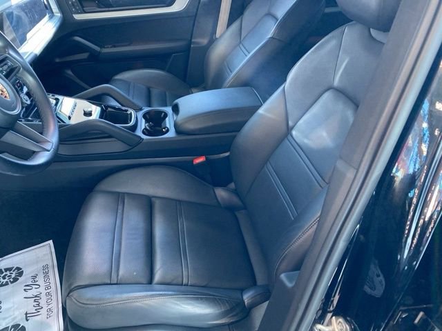 Used 2024 Porsche Cayenne Coupe image 17